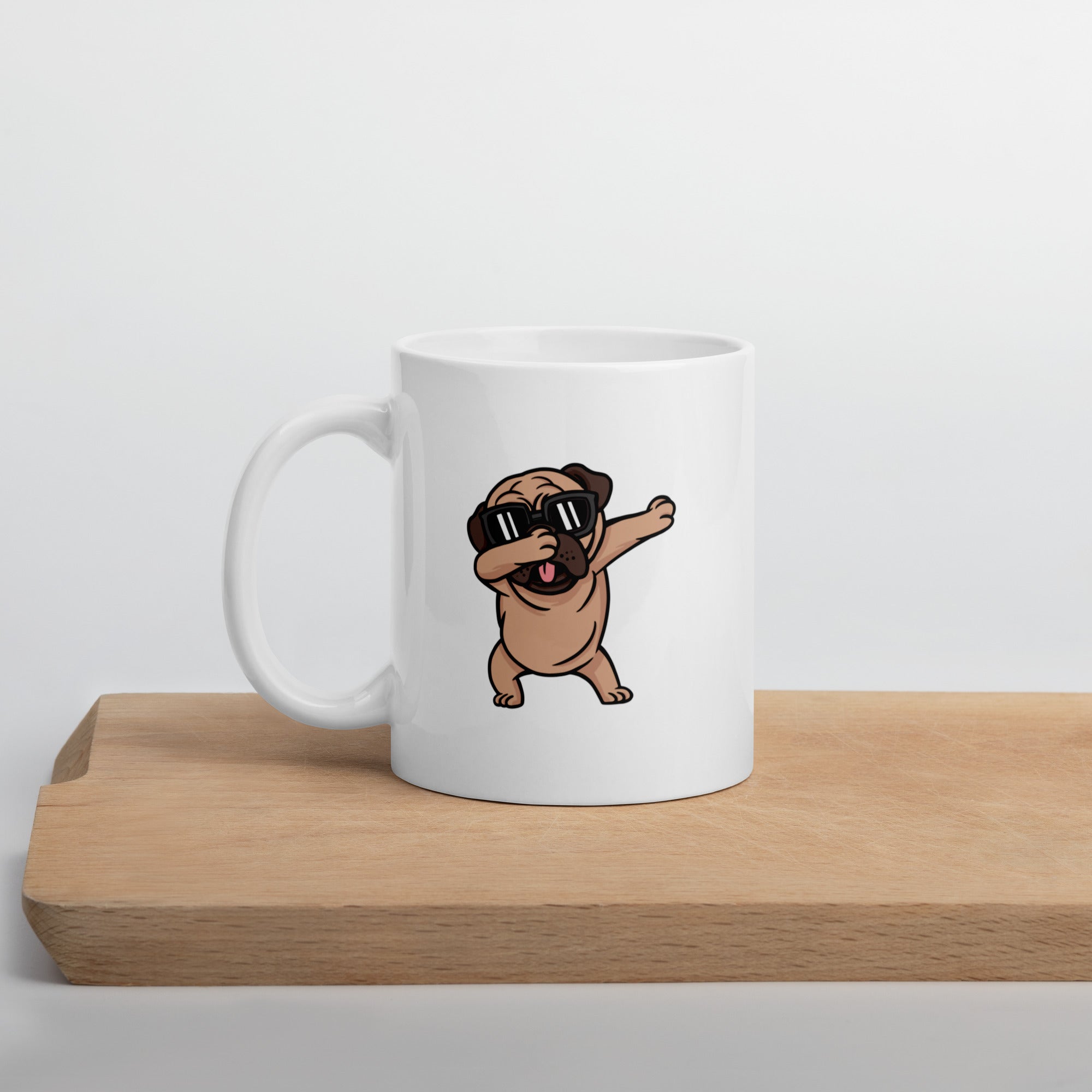 Mug Blanc Brillant Chien Carlin Faisant un Dab